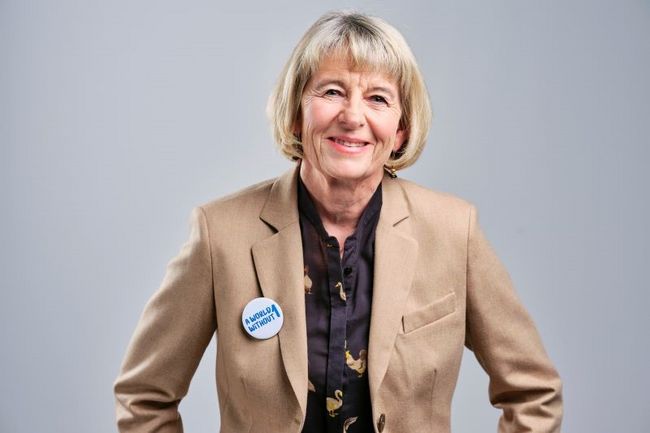 Prof. Anette-Garbriele Ziegler lächelt in die Kamera