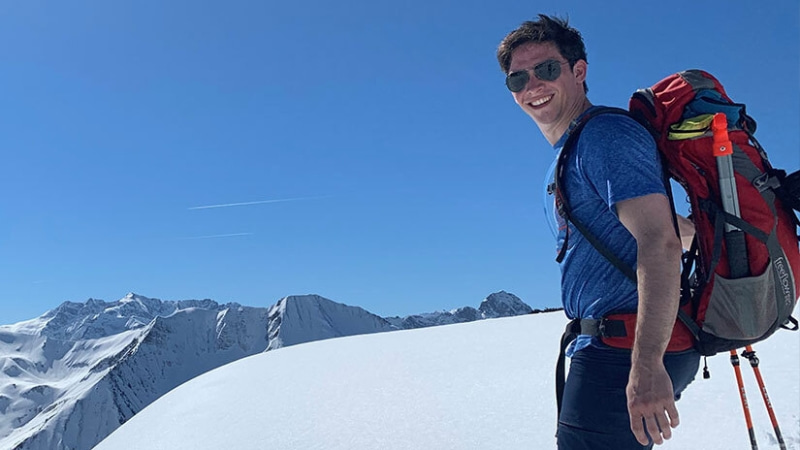 Ivo Rettig beim Wandern im Schnee